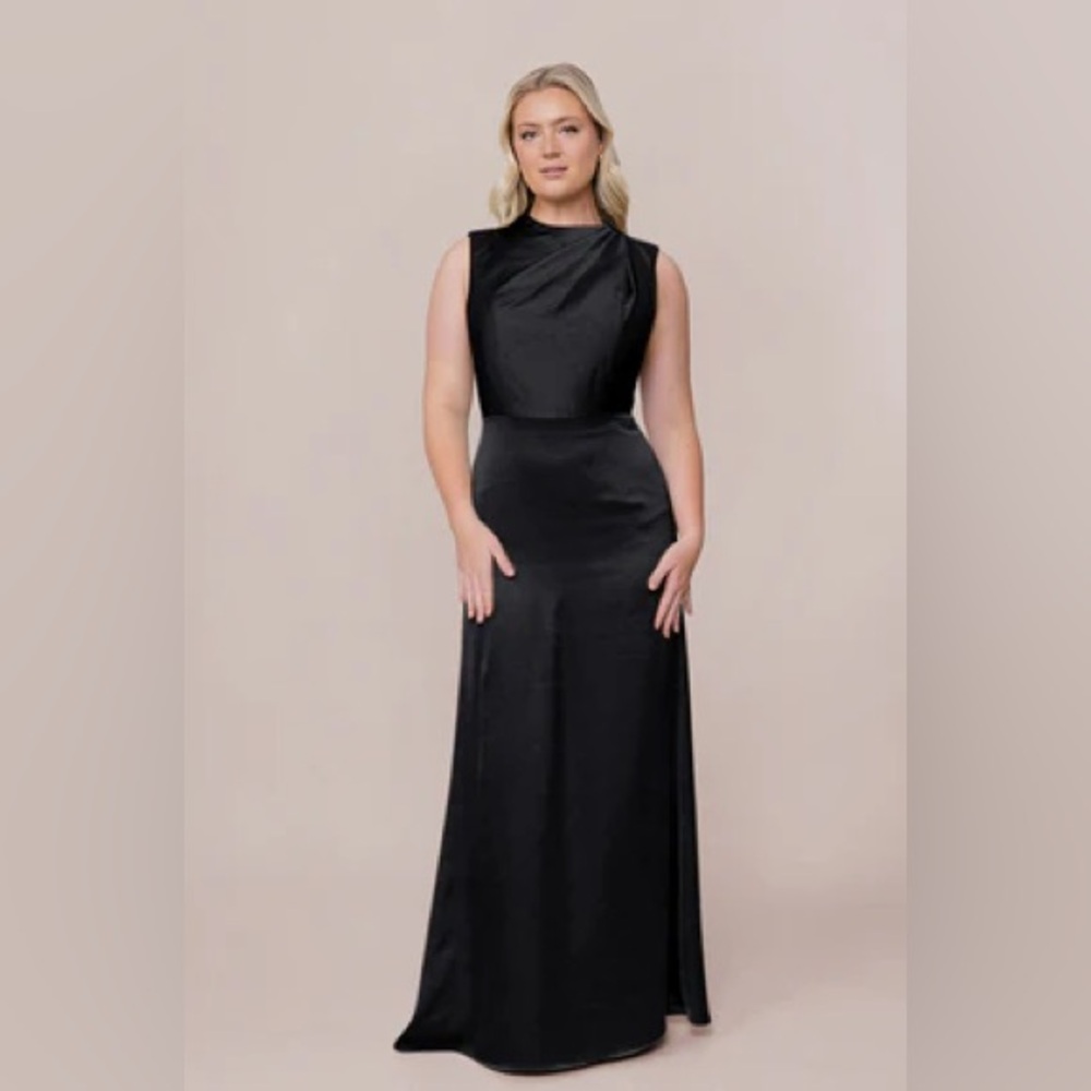 Revelry - Diana Satin Dress - Black - size 6 length petite